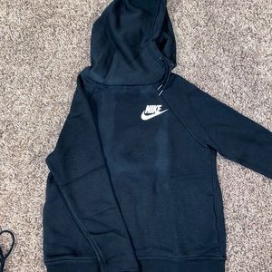 Nike Fleece Hoodie 🖤